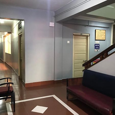 Hotel Satkar Cafeteria ベルガウム エクステリア 写真