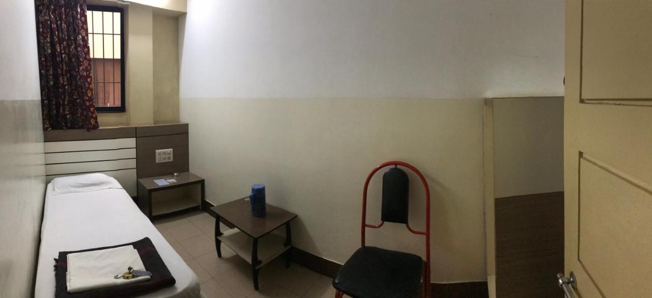 Hotel Satkar Cafeteria ベルガウム エクステリア 写真