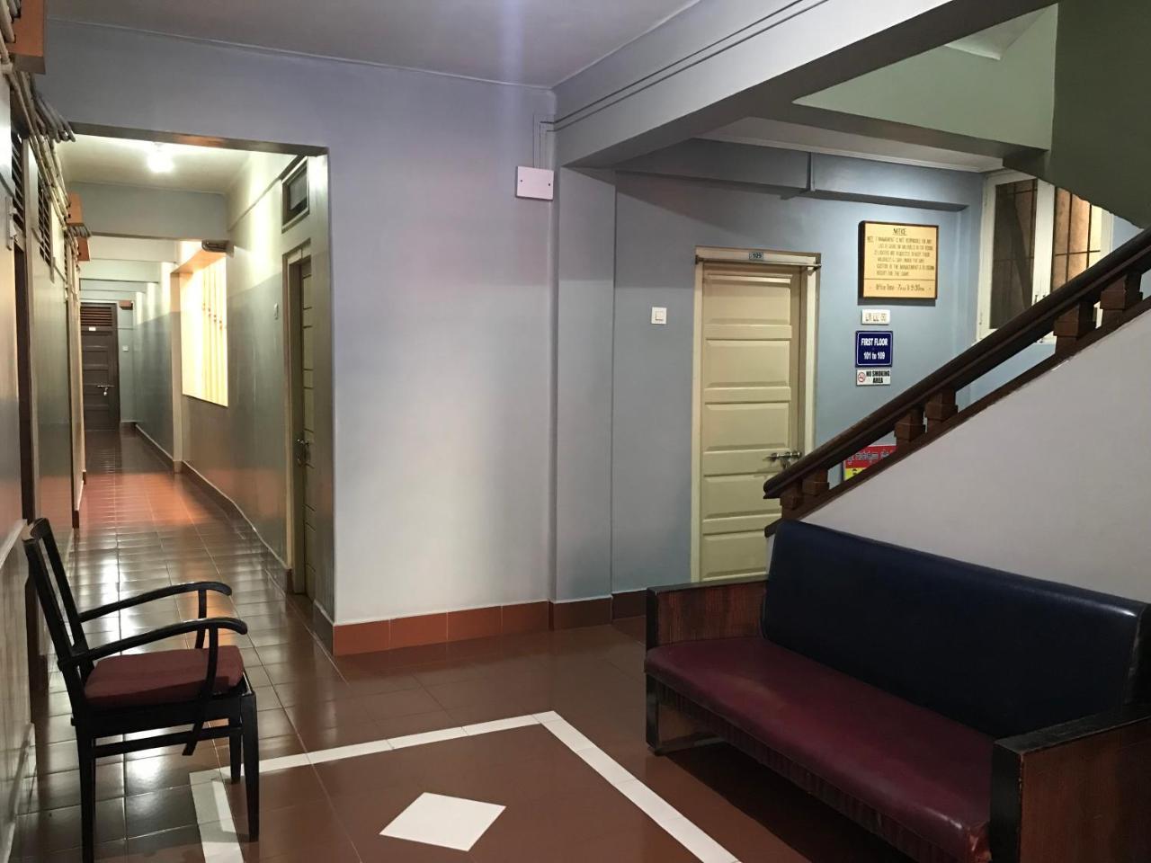 Hotel Satkar Cafeteria ベルガウム エクステリア 写真